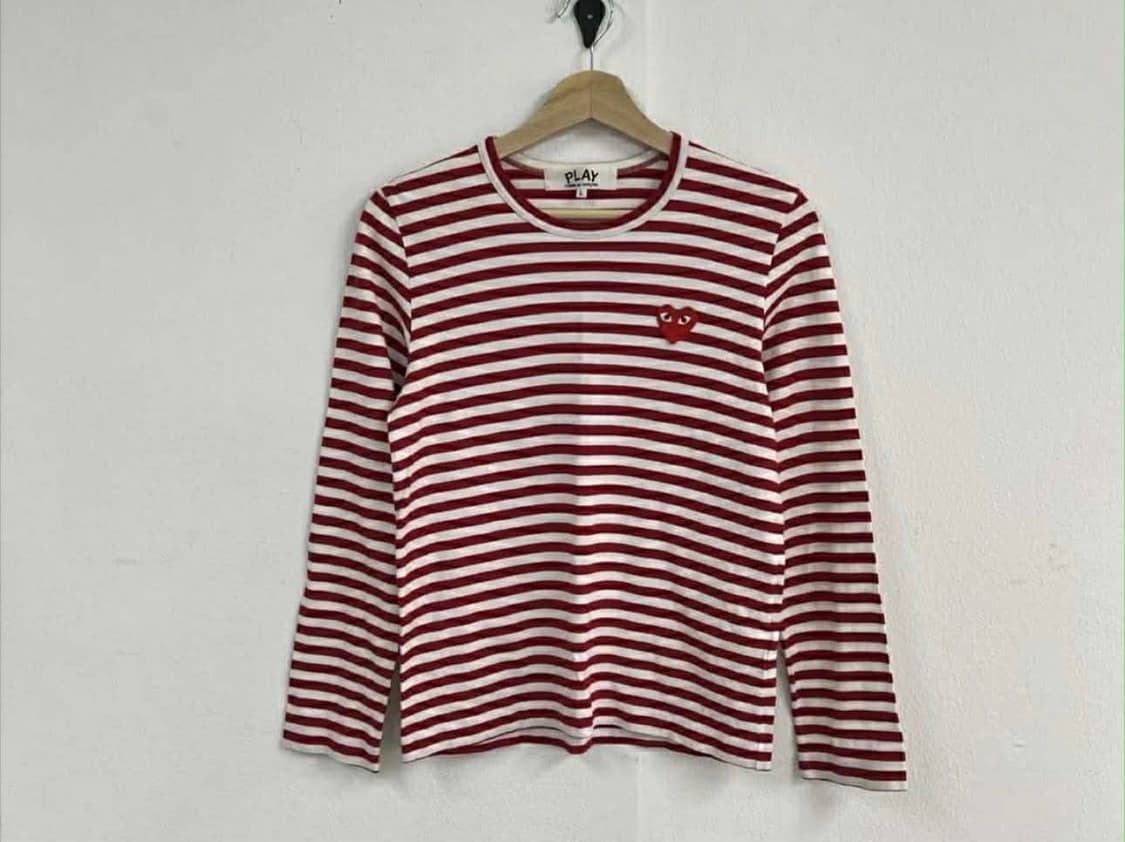 꼼데가르송 레드 하트 롱슬리브 맨투맨 상품이미지1