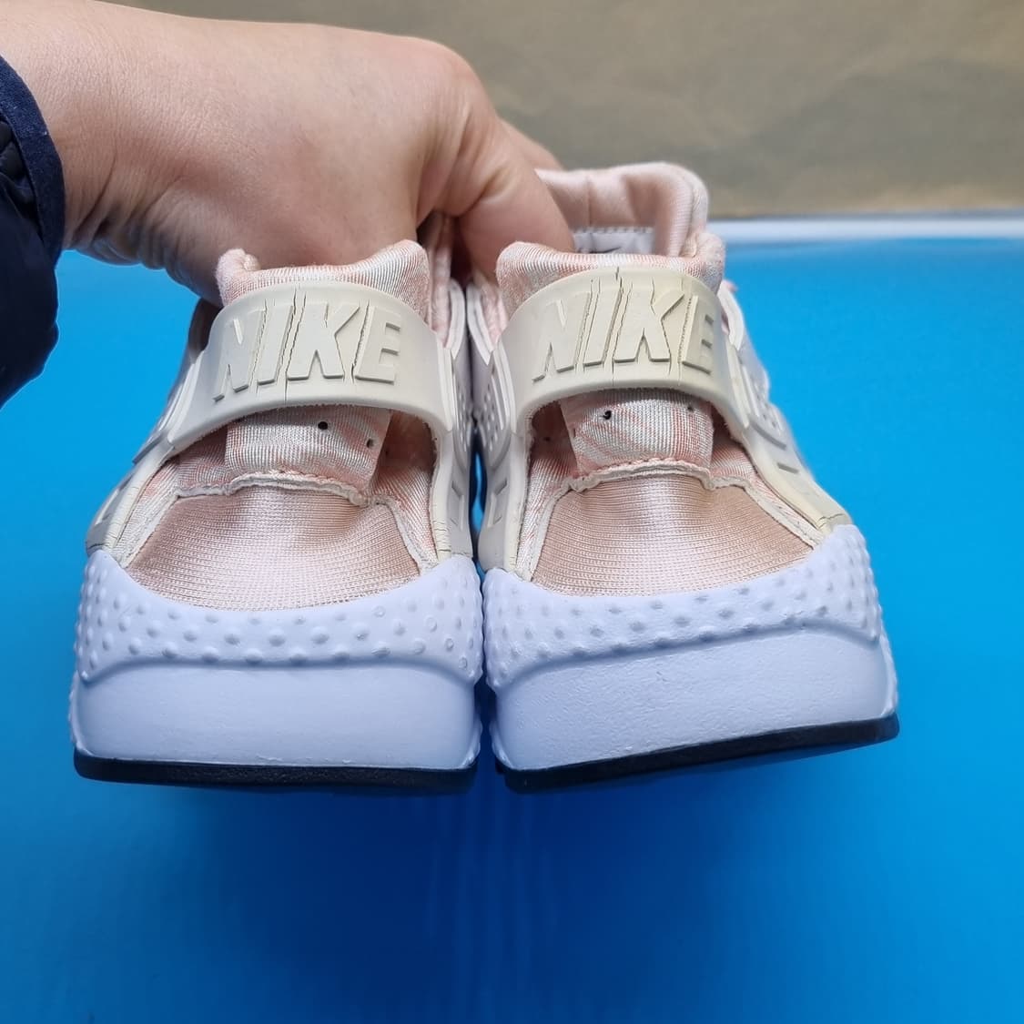 나이키 허라취 런 운동화 실사이즈225 상품이미지4