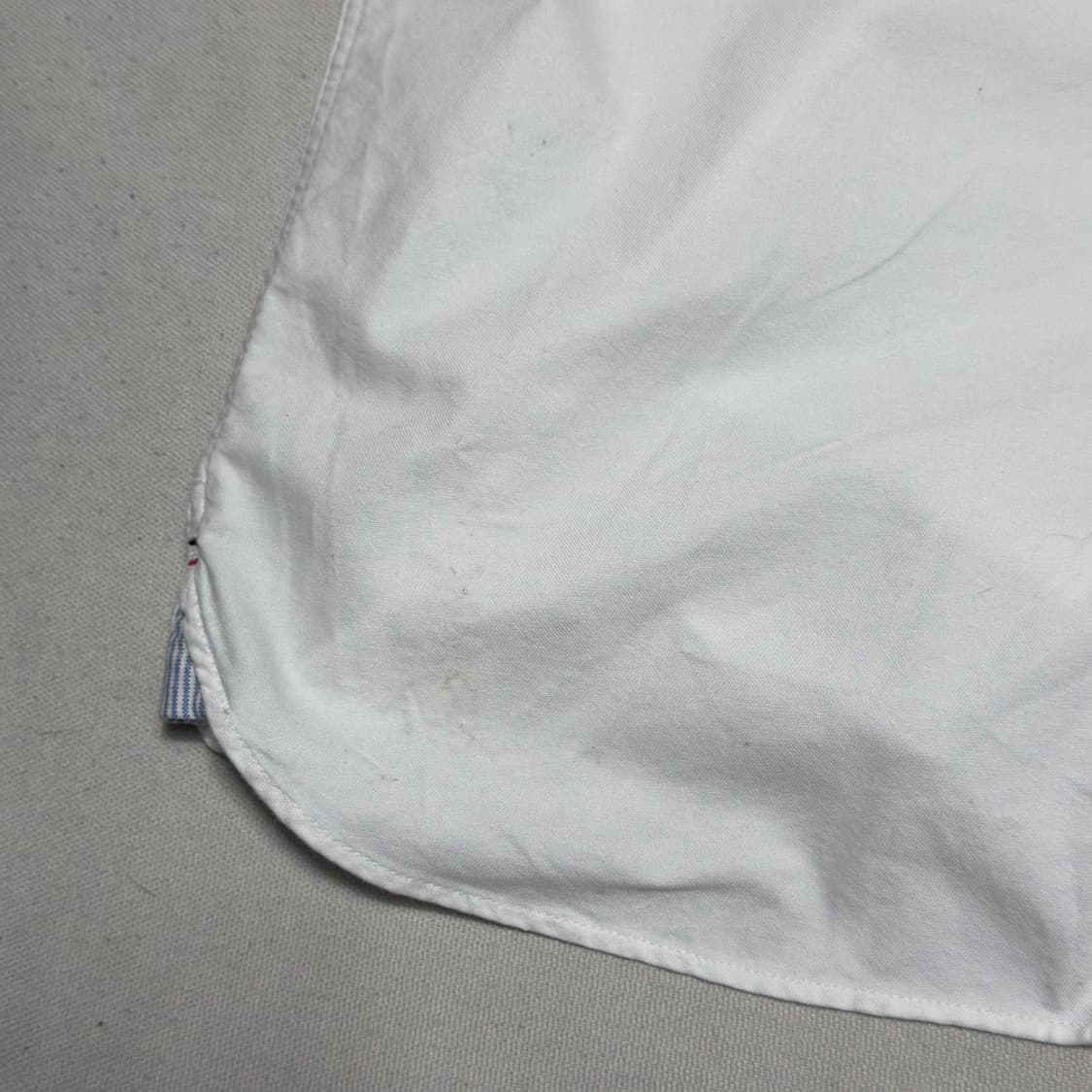 L 타미힐피거 래귤러핏 스몰로고 화이트 셔츠 상품이미지7