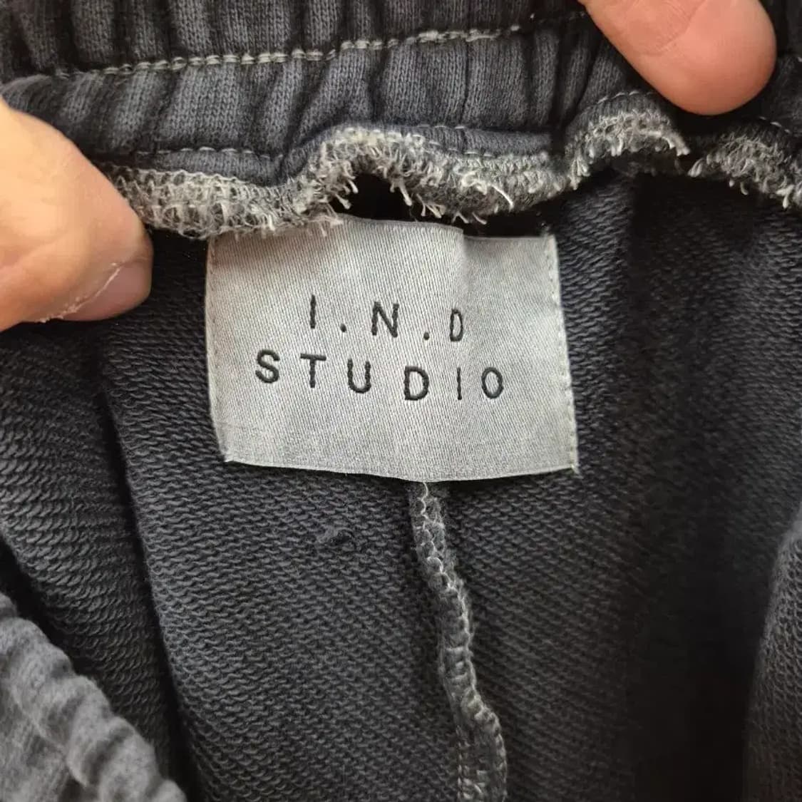 I.N.D STUDIO 그레이 반바지 상품이미지8