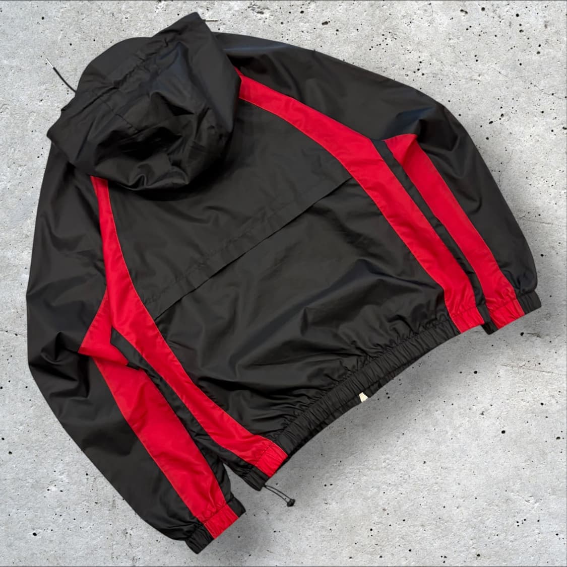 [L] 조던 에센셜 블랙/레드 후드 바람막이 자켓 D155 상품이미지2