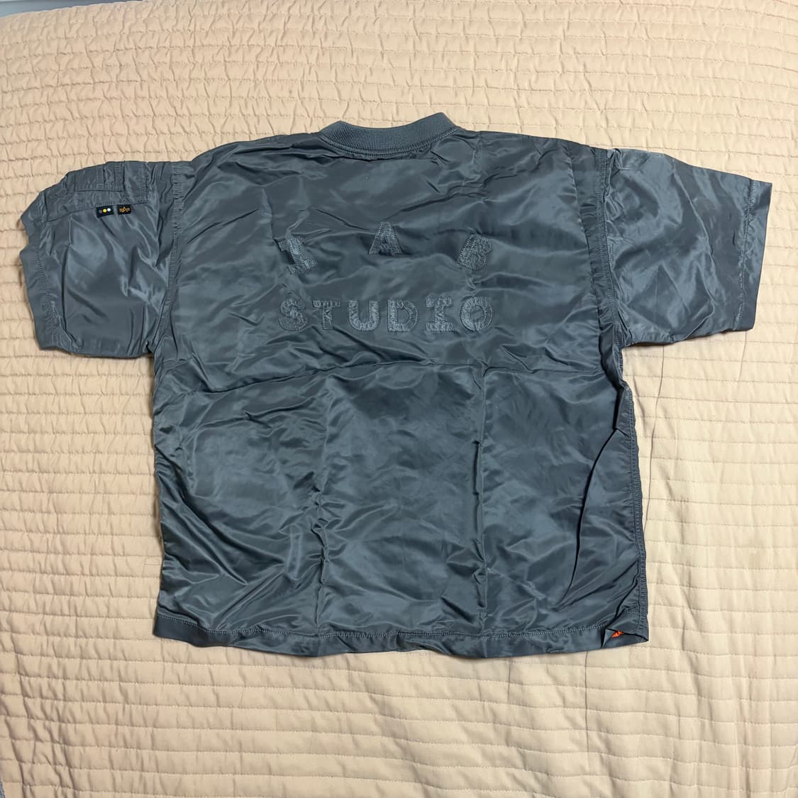 아이앱 스튜디오 x 알파 인더스트리 MA1 티셔츠 상품이미지3