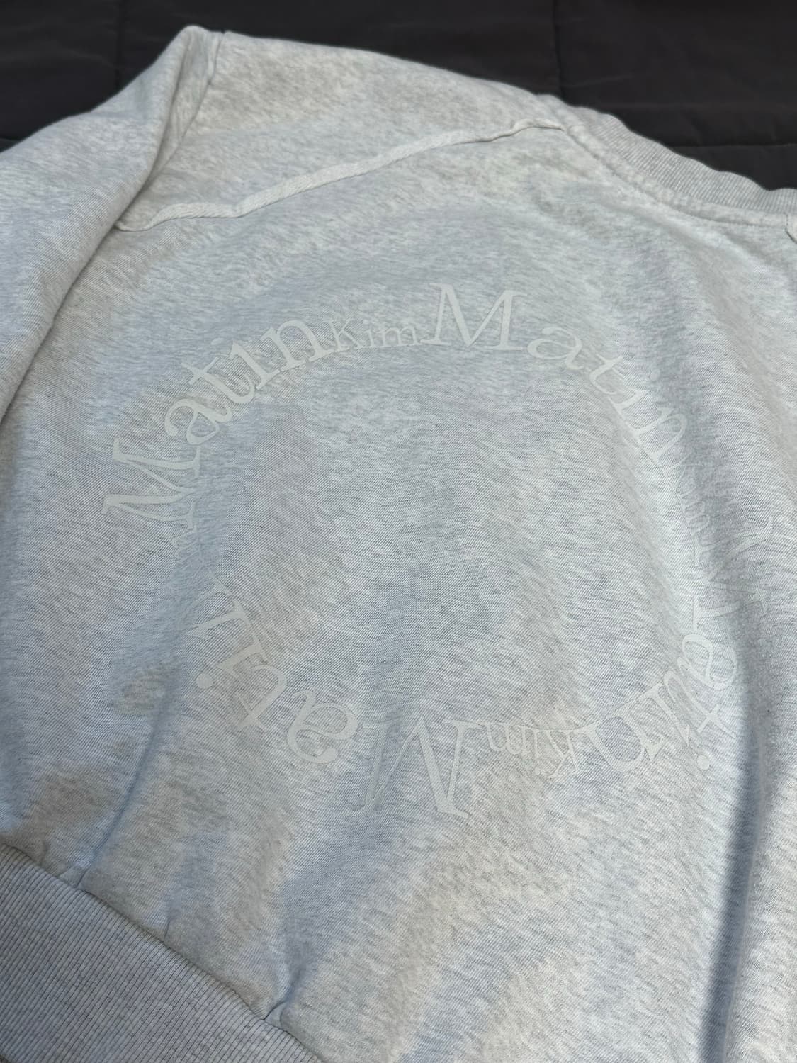 마뗑킴 에센셜 원형 로고  맨투맨 상품이미지6