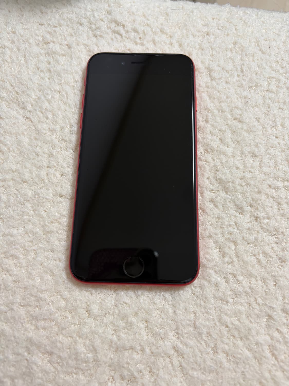 아이폰 SE 64기가 프로덕트 레드 색상 + 리락쿠마 케이스 상품이미지6