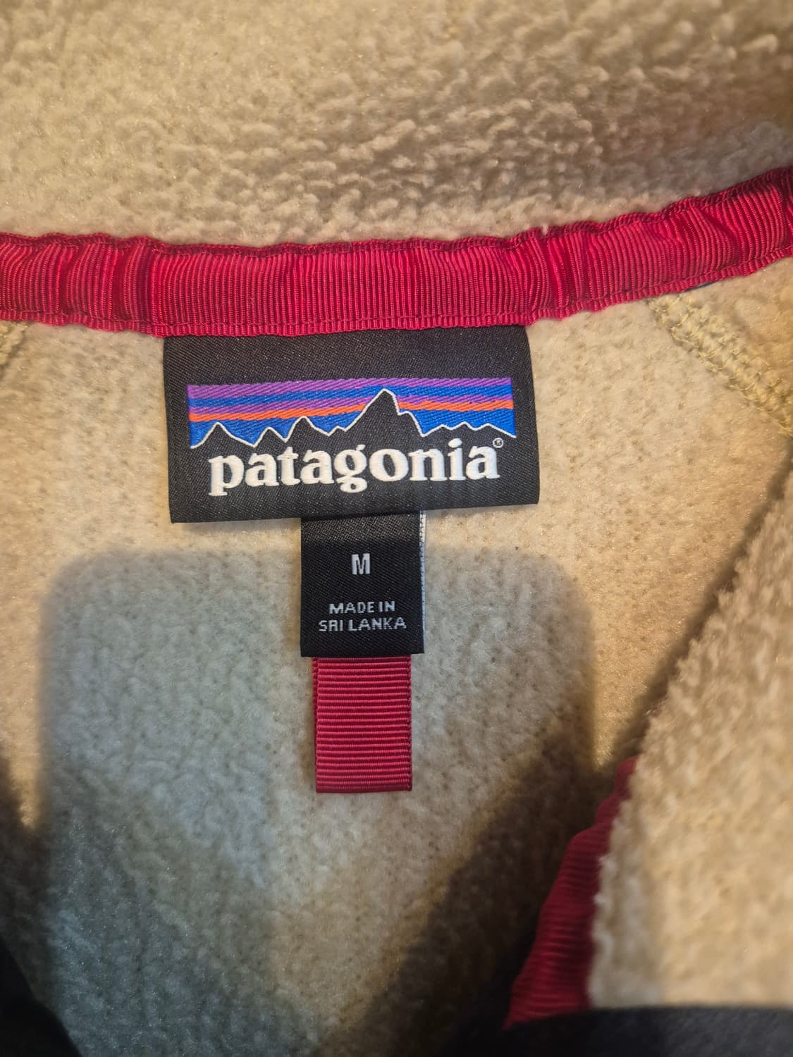 파타고니아 플리스 자켓 M 판매합니다 
사용감적은 극미 중고 저렴하게 올 상품이미지2
