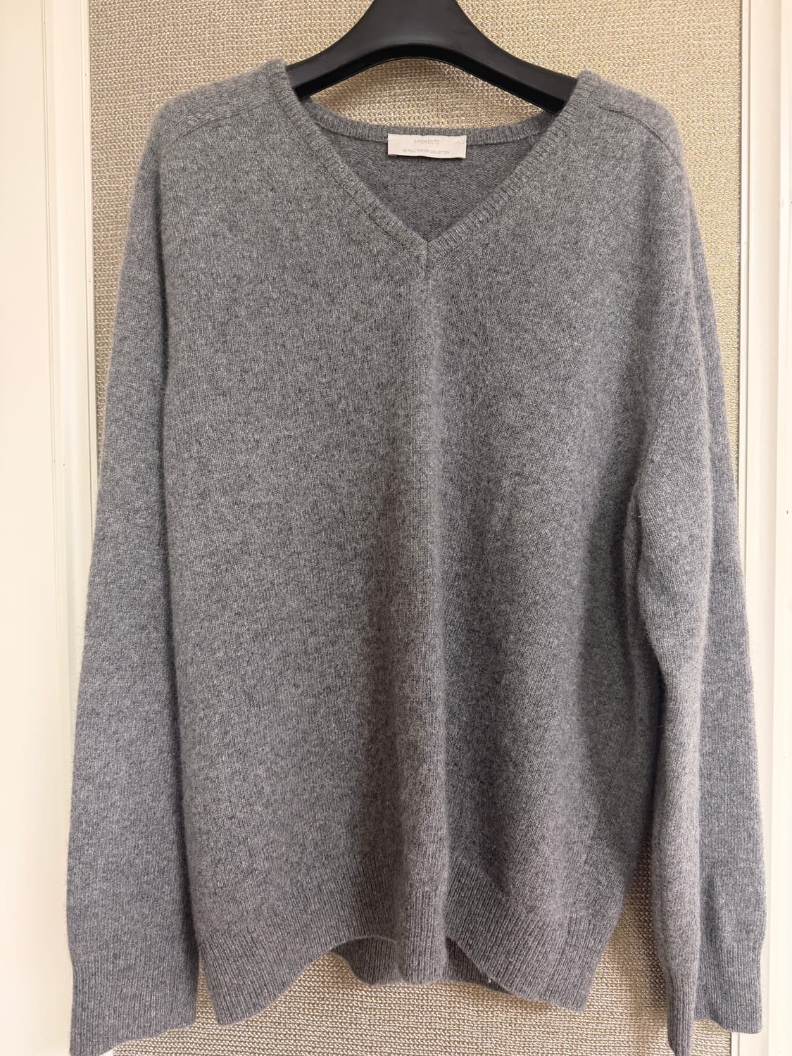 아모멘토 브이넥 니트 그레이 0 상품이미지2