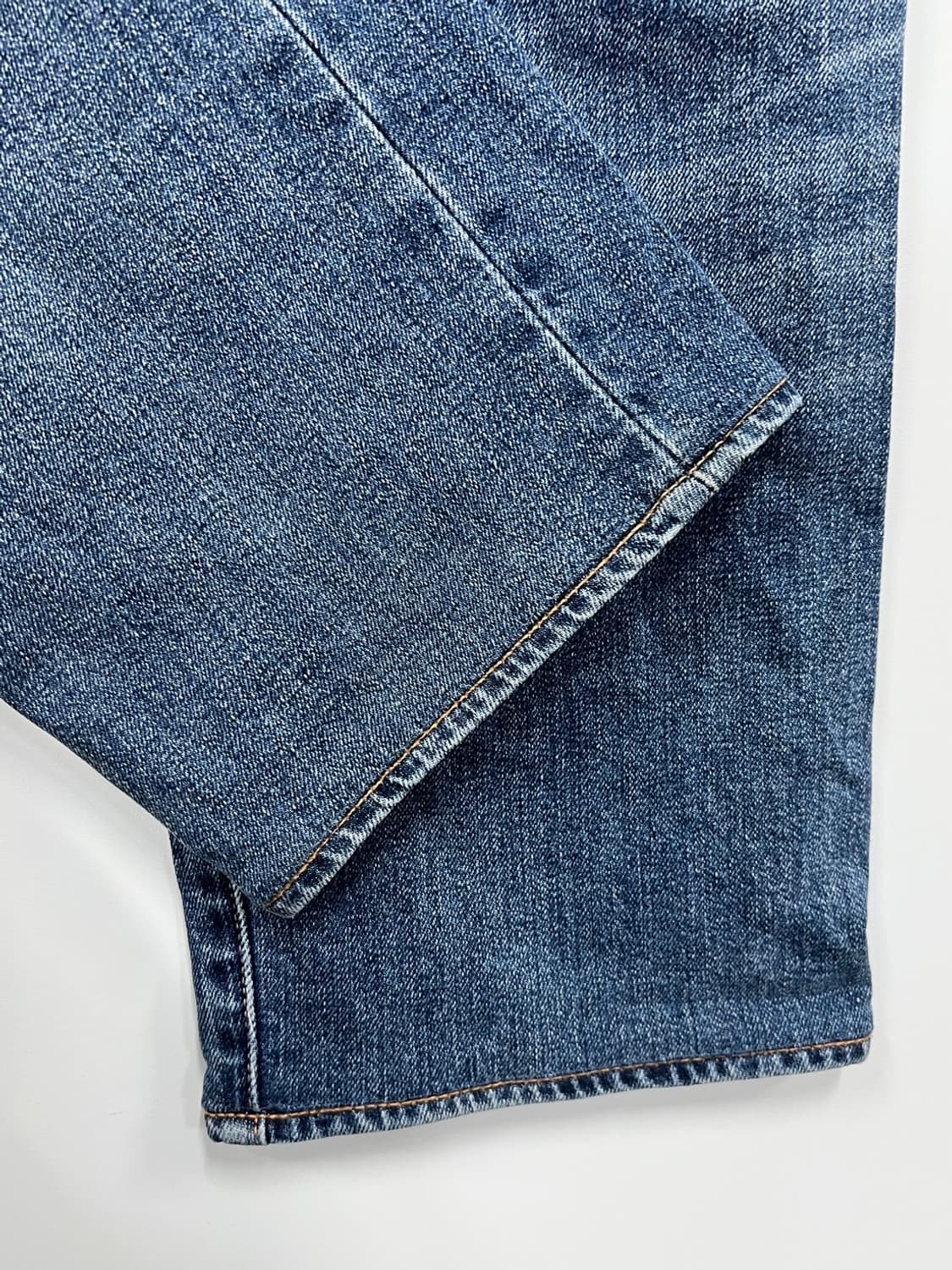 리바이스 502 프리미엄 레귤러 테이퍼드 핏 데님 팬츠 상품이미지3