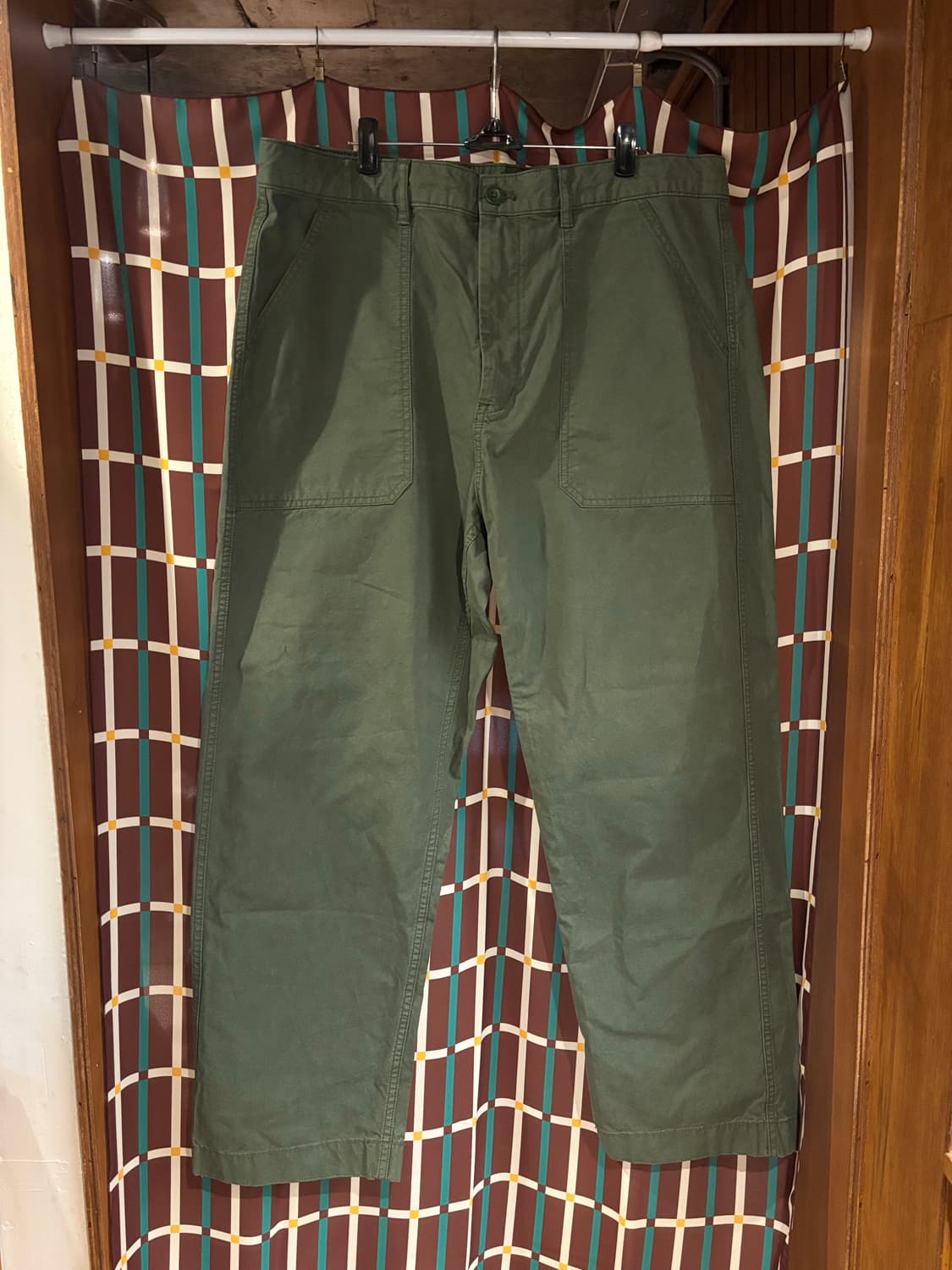 유니클로 카키 퍼티그팬츠 상품이미지1