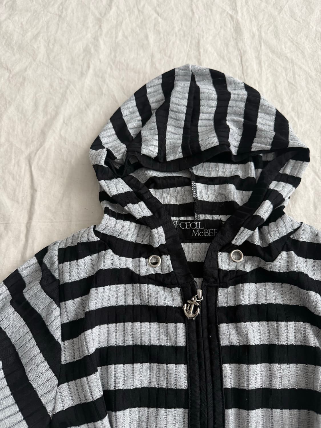 세실맥비 단가라 크롭 반팔 후드집업  상품이미지2