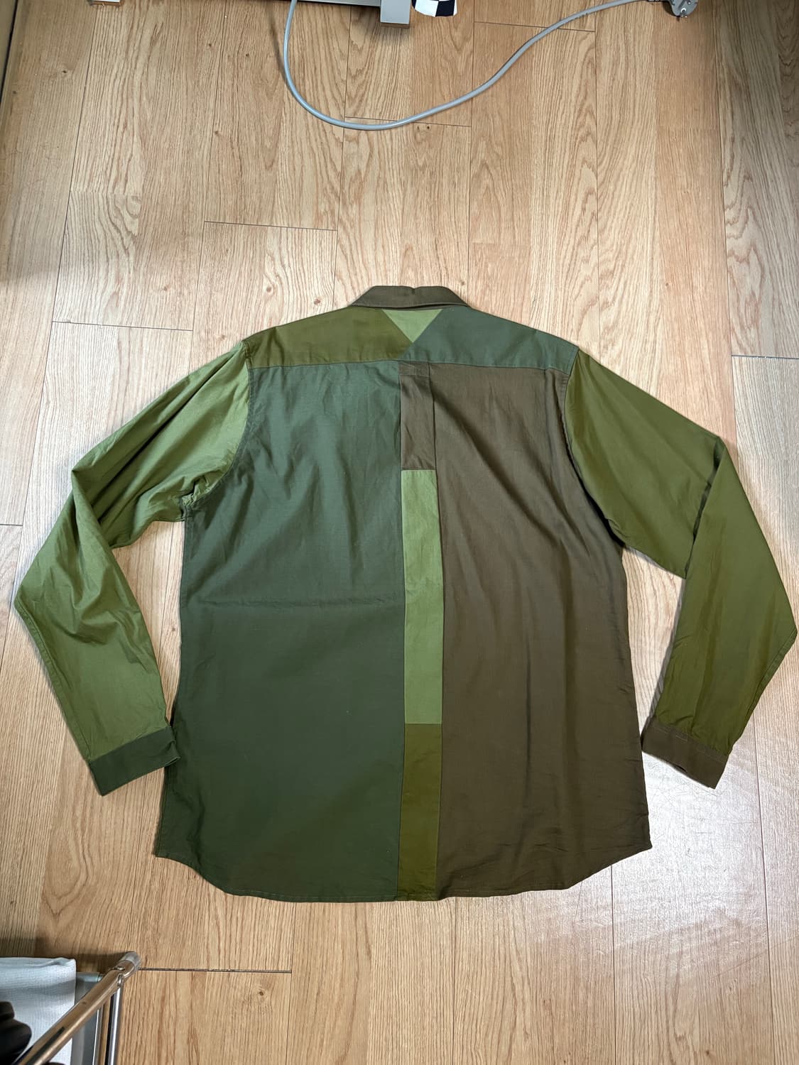 화이트마운티니어링 패치워크 셔츠 상품이미지3