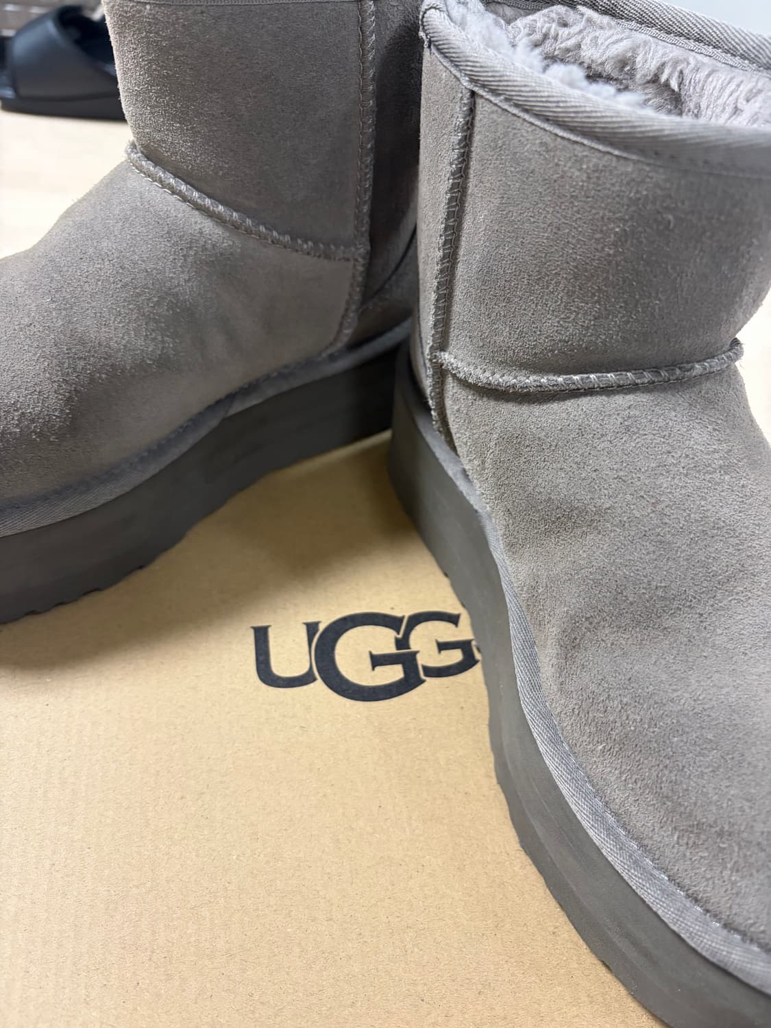 UGG 어그 클래식 미니 플랫폼 부츠 230 상품이미지2