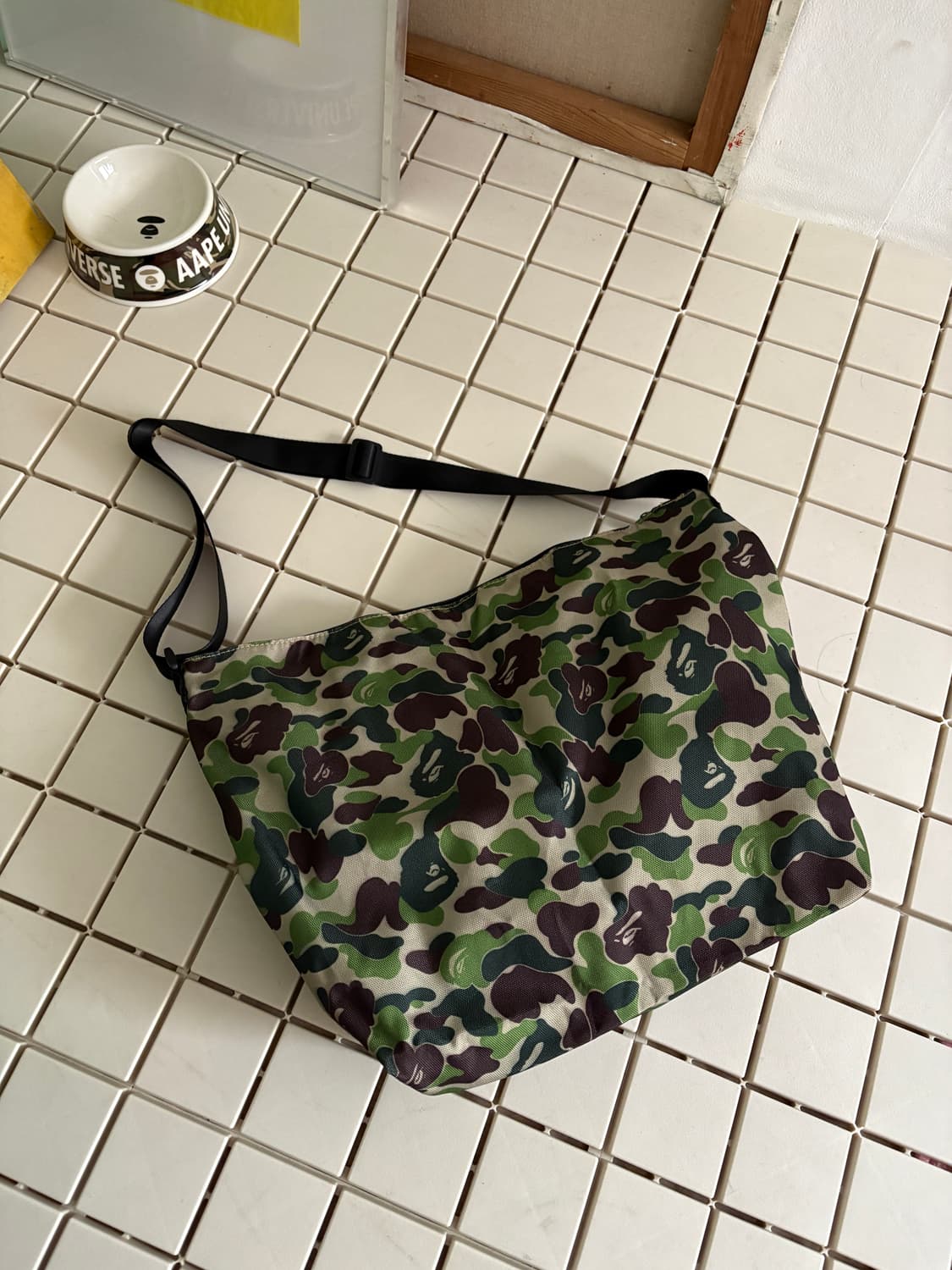 베이프 마일로 샤크 티 상품이미지7