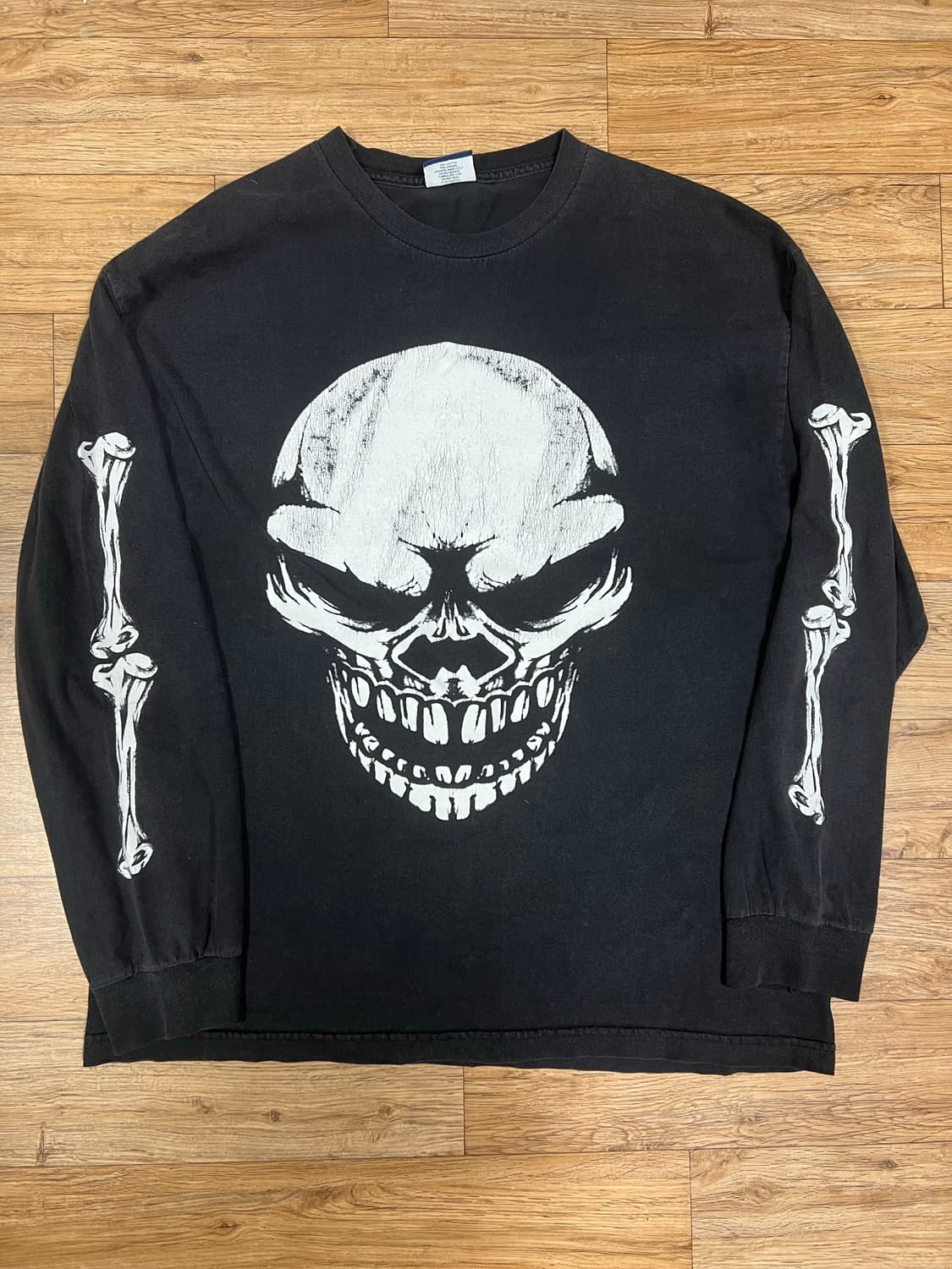 빈티지 스컬 롱슬리브 상품이미지1