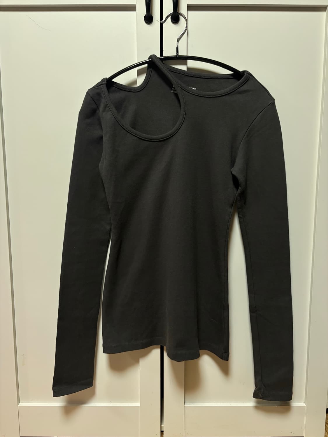 Lowclasicc curve hole t-shirt 상품이미지2