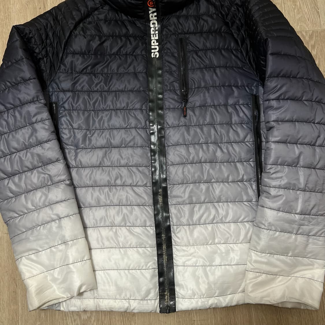 슈퍼드라이 재팬 그라데이션 라이트 경량패딩 자켓 L/100  상품이미지3