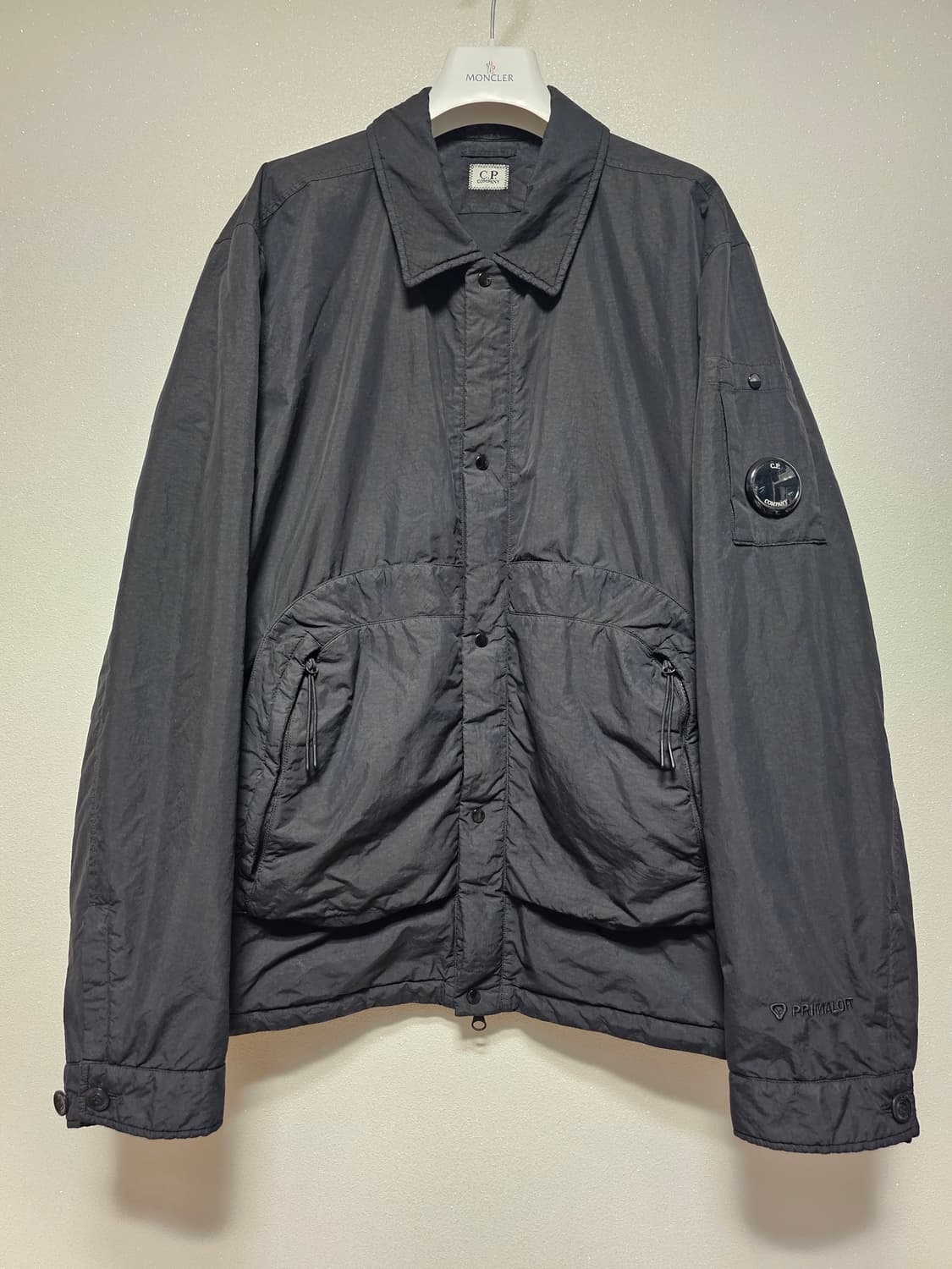 cp컴퍼니 FLATT NYLON 프리마로프트 자켓 24SS 상품이미지1