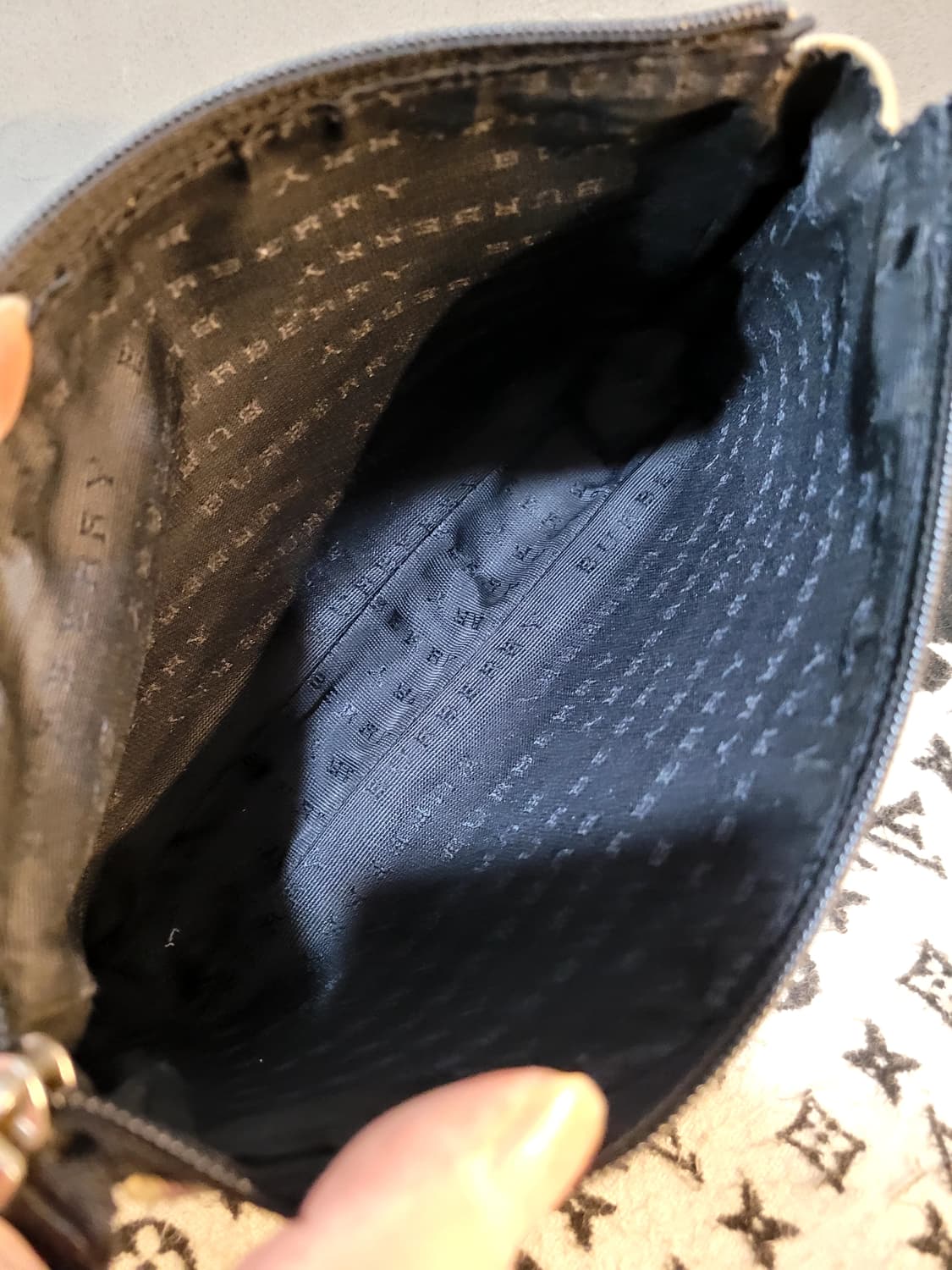 정품 버버리 노바체크 파우치백 상품이미지9