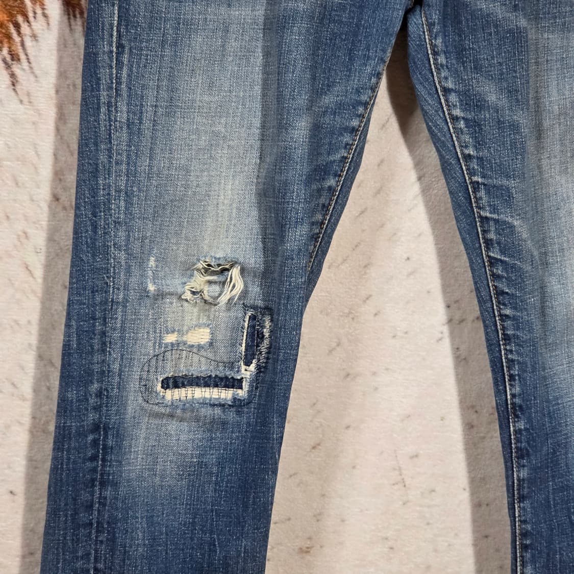 디스퀘어드2 가죽패치 데미지 중청 데님팬츠 상품이미지4