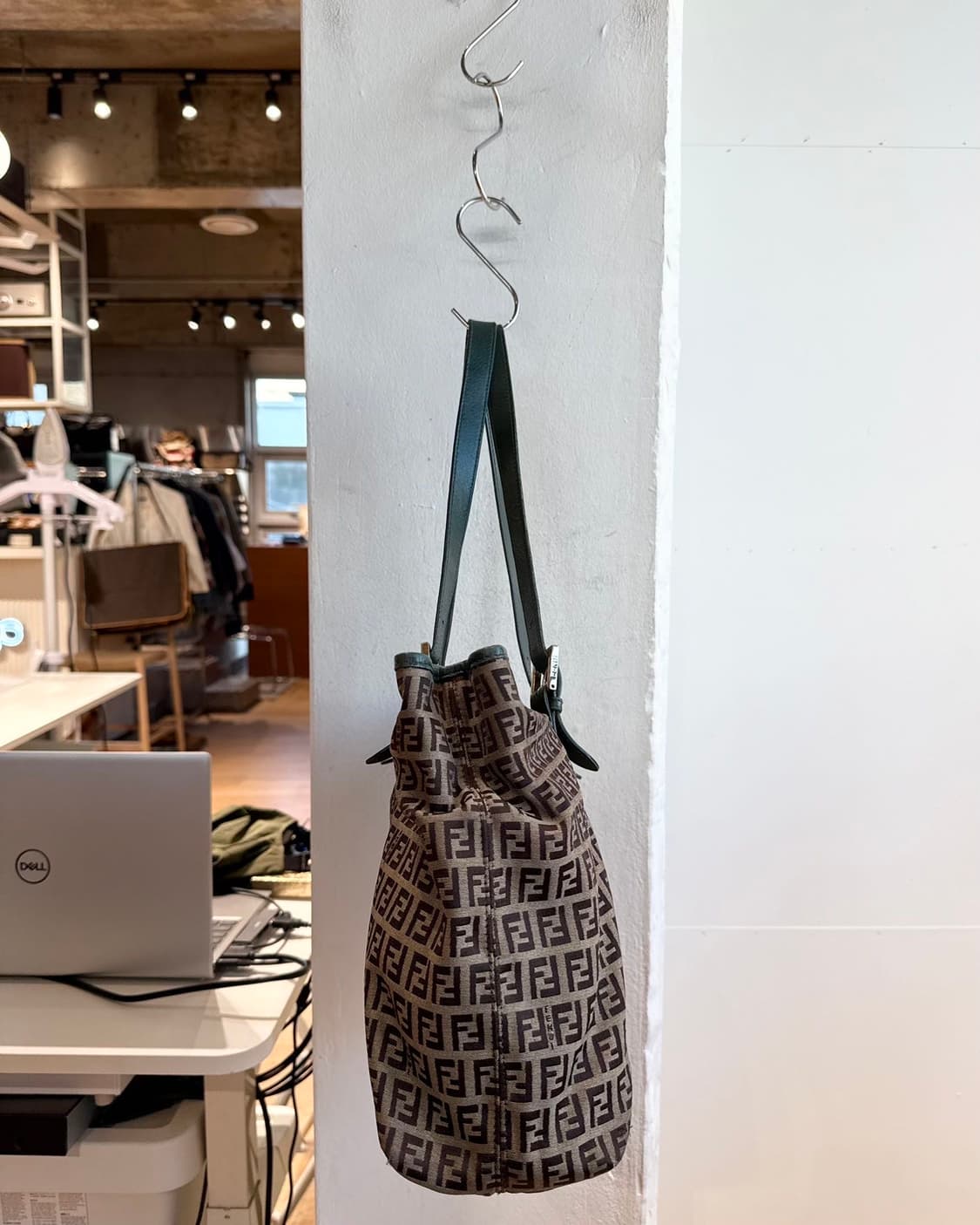 펜디 브라운 그린 주카 토트백  상품이미지5