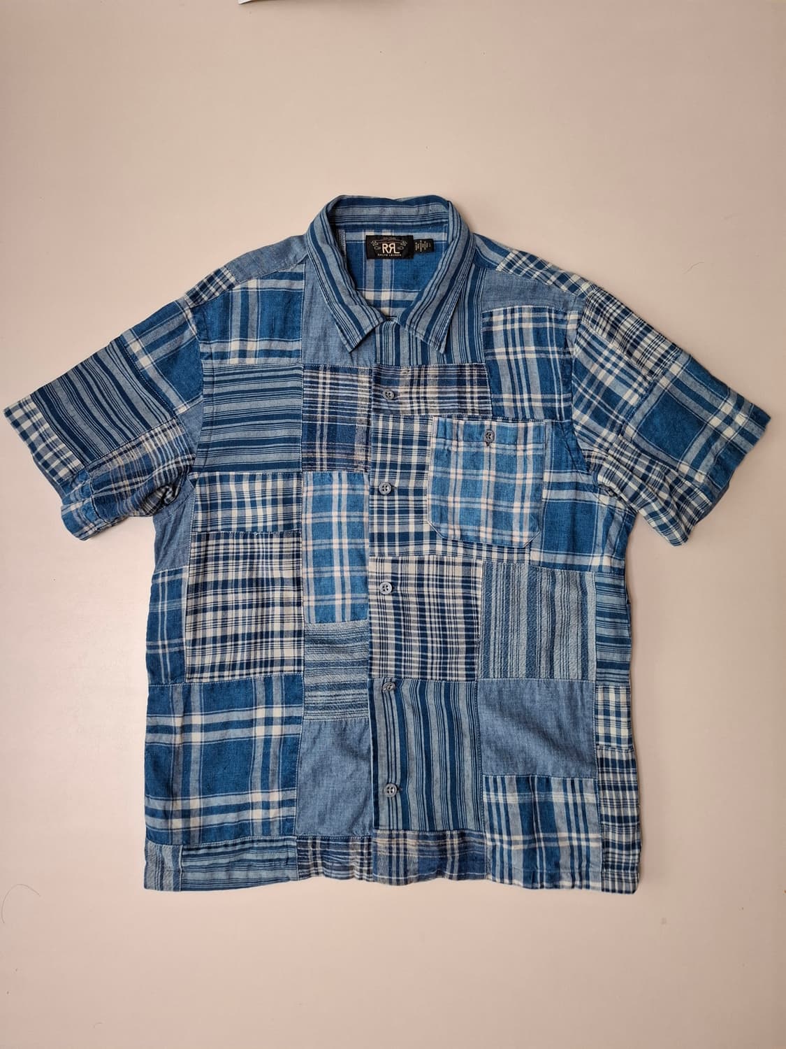 L 사이즈 RRL 인디고 블루 패치워크 반팔 셔츠입니다. 독특한 패치워크 상품이미지1
