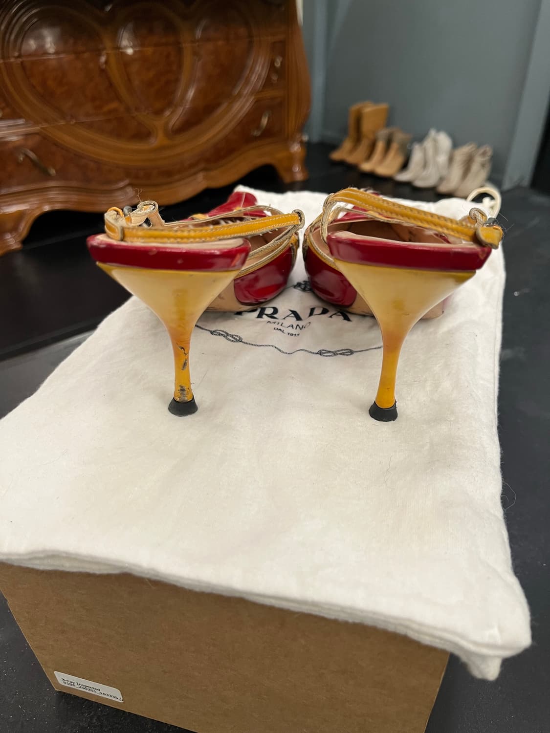 프라다 슬링백 상품이미지2