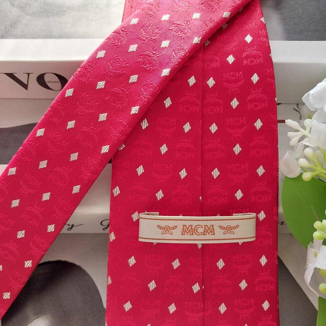 엠씨엠 실크 레드 로고 자카드 넥타이 9cm A+등급 K2083
 상품이미지5