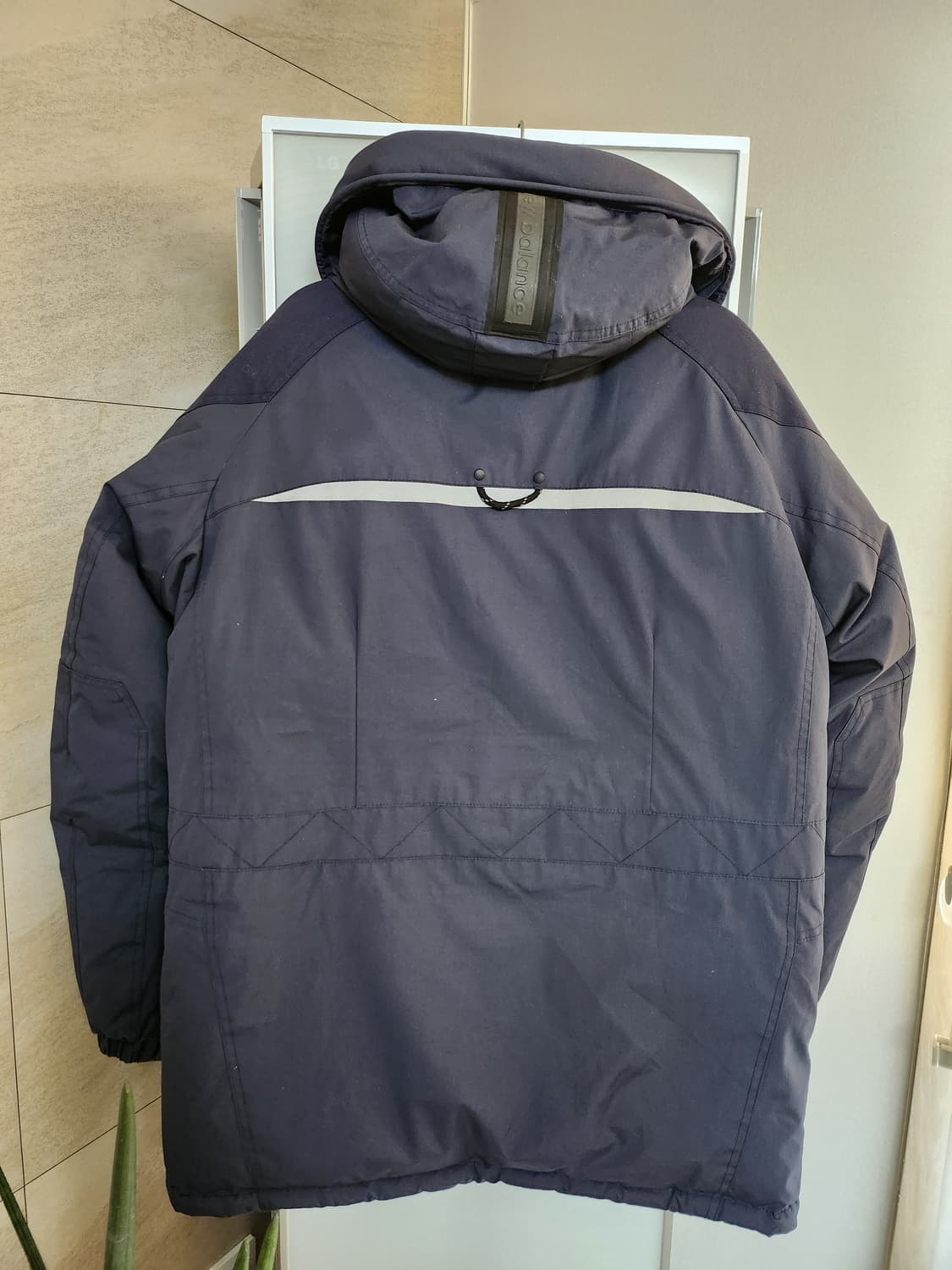 뉴발란스 카메라맨 덕다운 패딩 상품이미지3