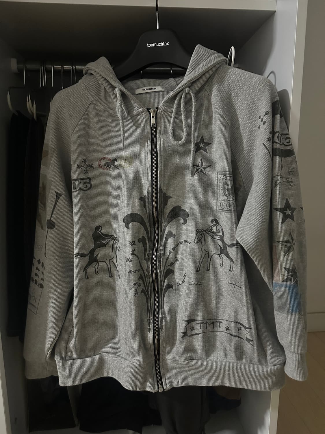 PRINTED WAFFLE ZIP-UP HOODIE (GREY) 상품이미지2