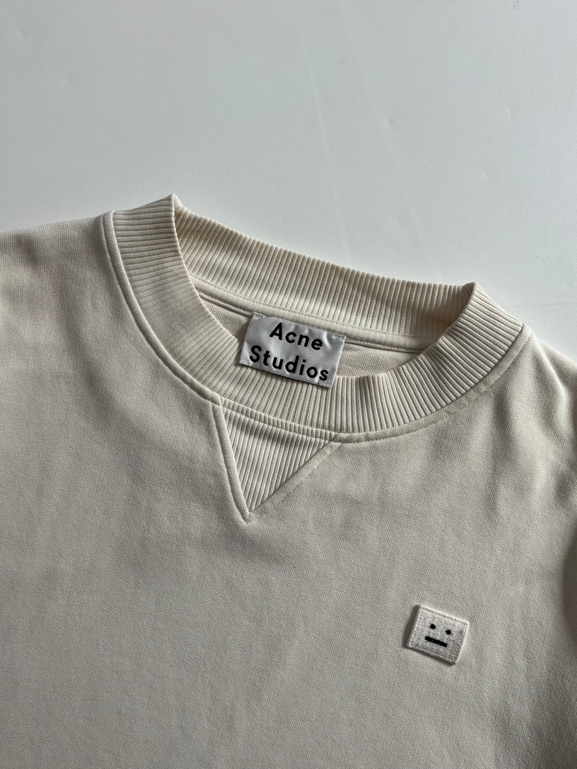 Acne Studios 아크네스튜디오 핀트페이스 화이트 맨투맨 상품이미지3