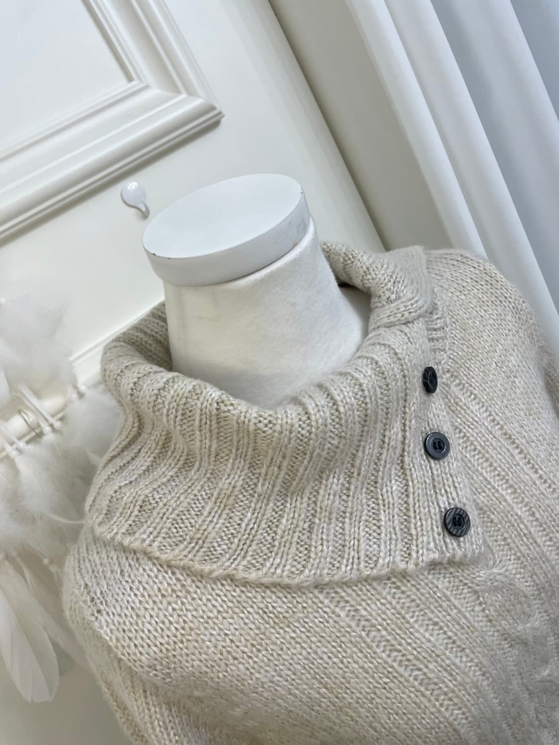 beige ivory button turtle-neck sweater 상품이미지8