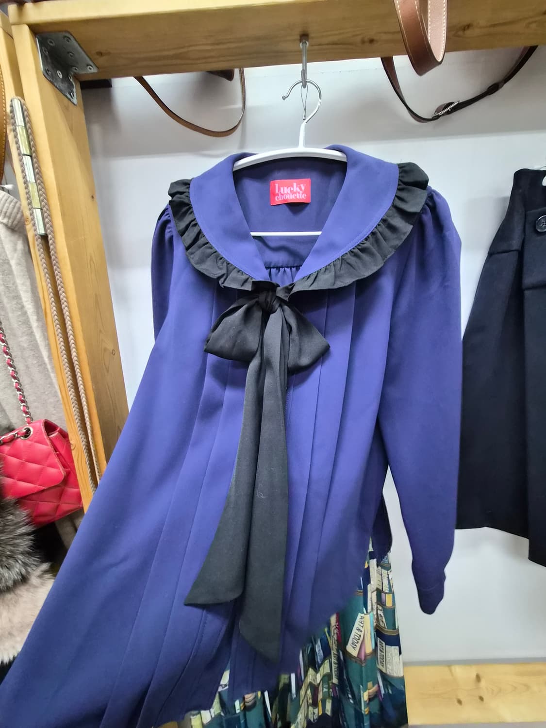 럭키슈에뜨 프릴 블라우스. lusso 언발 일러스트 스커트 상품이미지4