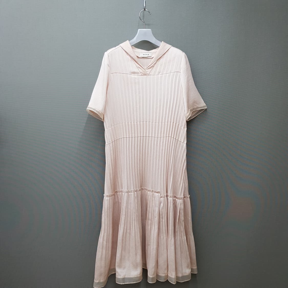 한섬 마인 2021 플리츠 카라 원피스  82-94-160사이즈 상품이미지2