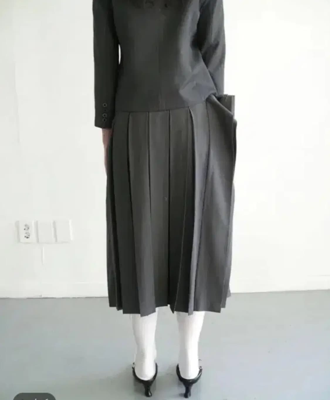 에옹쓰 2024 오프비트 스커트 상품이미지3