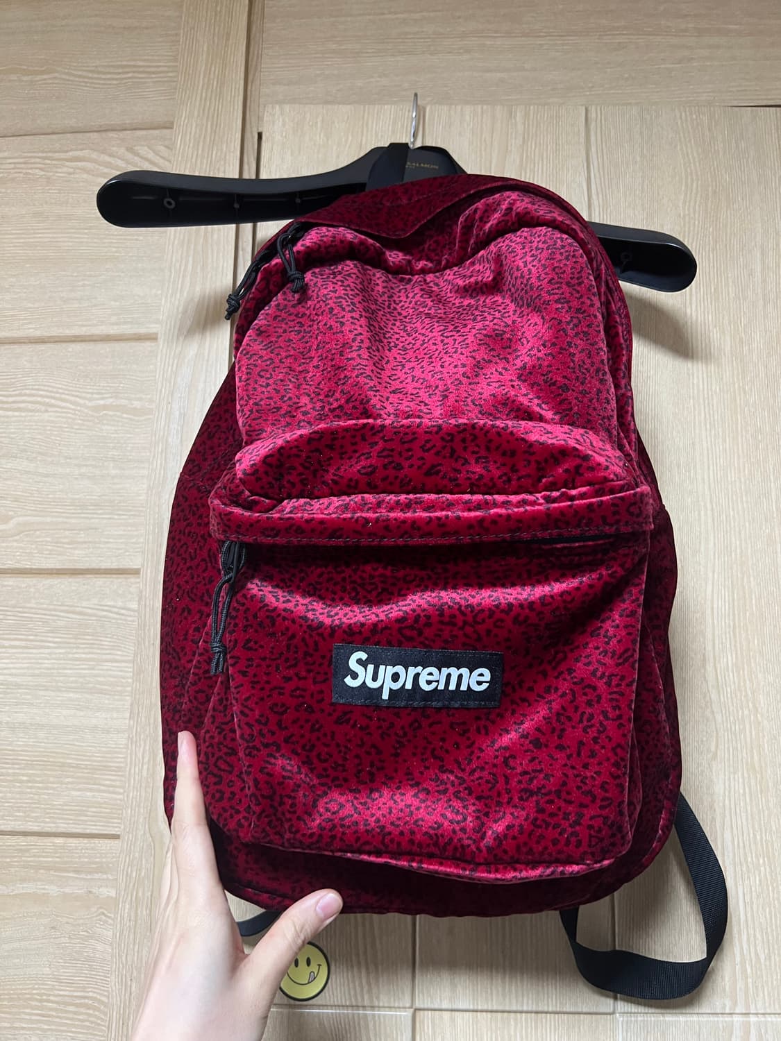 슈프림 벨벳 백팩 레드 레오파드 - 25FW 상품이미지3