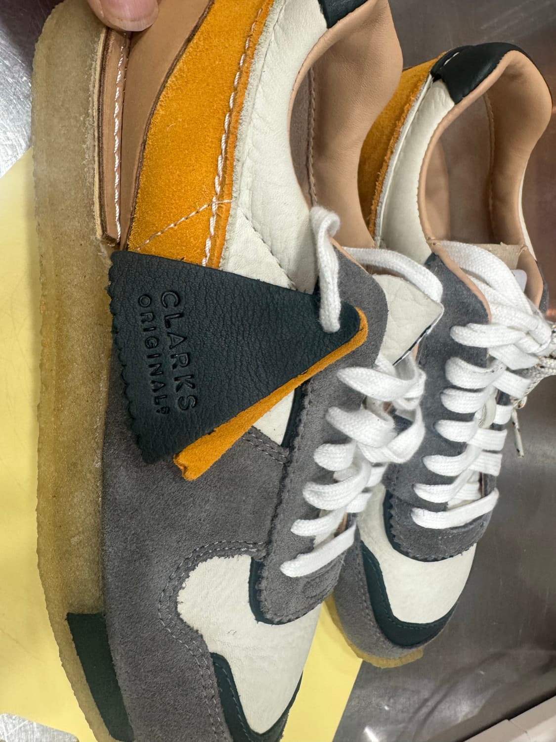 클락스 스니커즈 토런 옐로우그레이 상품이미지2