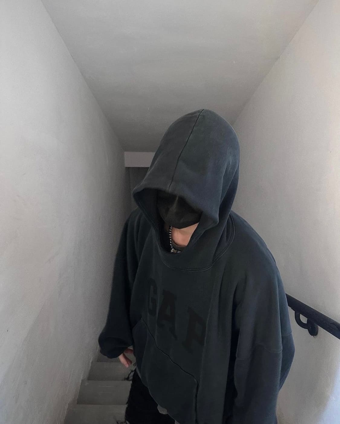 이지 갭 바이 발렌시아가 도브 후드 다크 그레이 상품이미지7