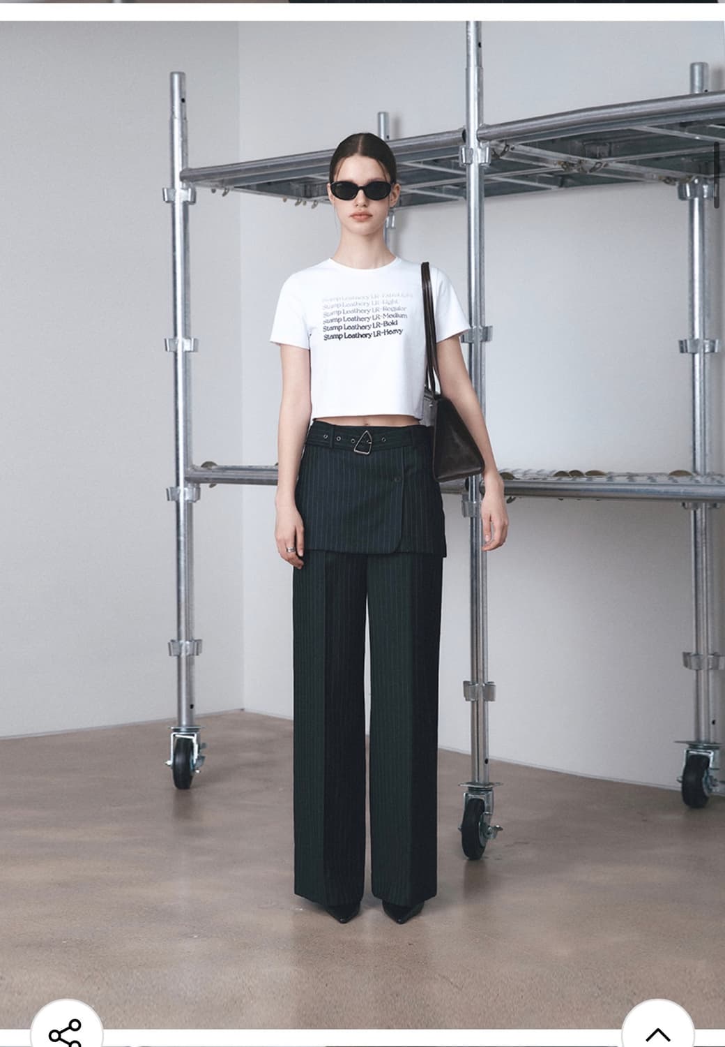 (FREE) 레더리 폰트 스탬프 크롭 반팔 티셔츠 [WHITE] 반팔 상품이미지6