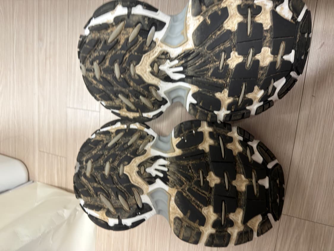 발렌시아가 10XL 스니커즈 화이트 그레이 실버 블랙 상품이미지10