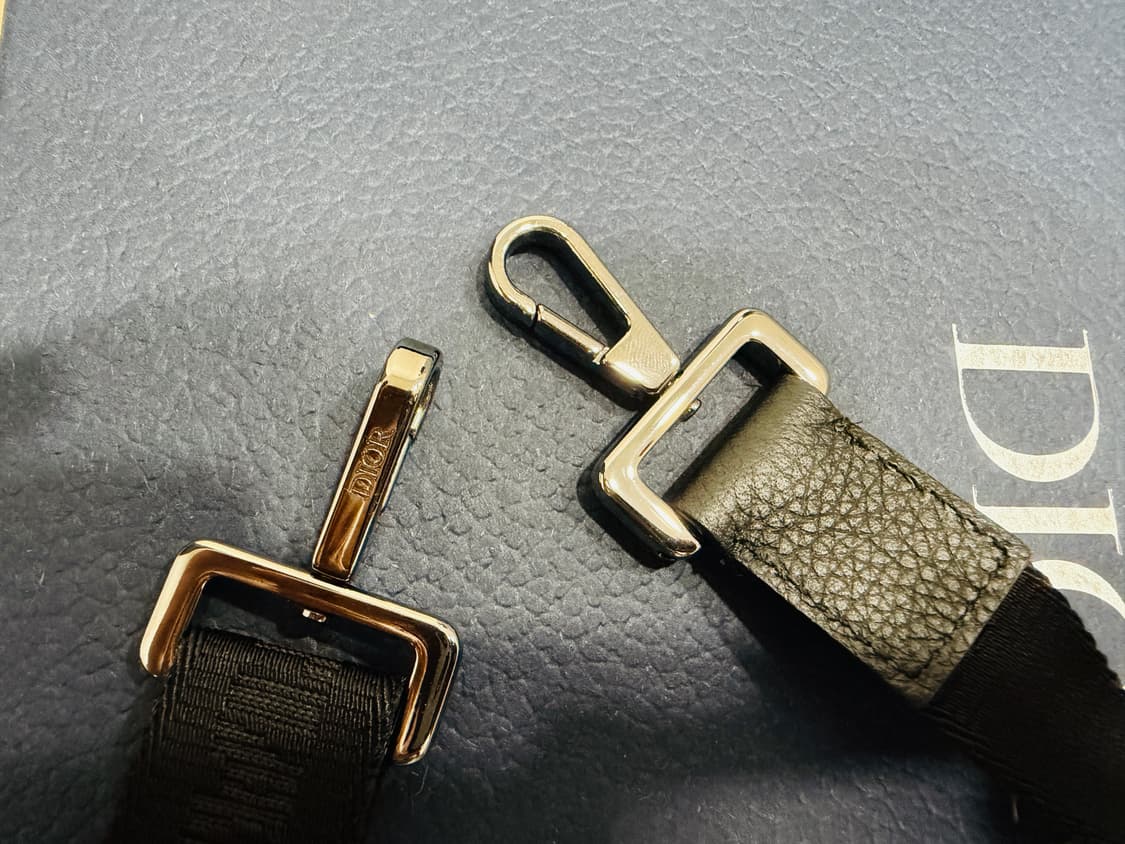 디올 사파리 미니백 팝니다 상품이미지9