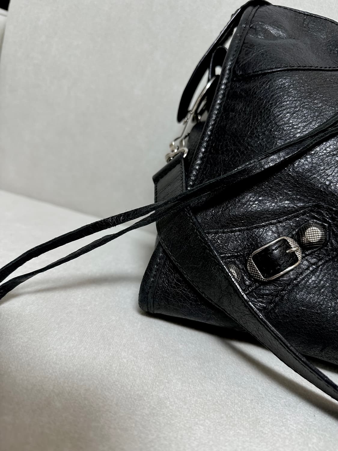 [A 정품] 발렌시아가 시티 모터백 파트타임 블랙 상품이미지3