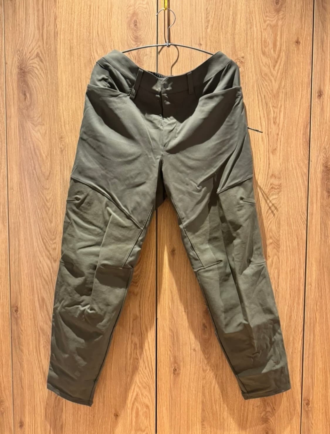 룰루레몬 Classic-Fit Hiking Pant 하이킹 팬츠 상품이미지1