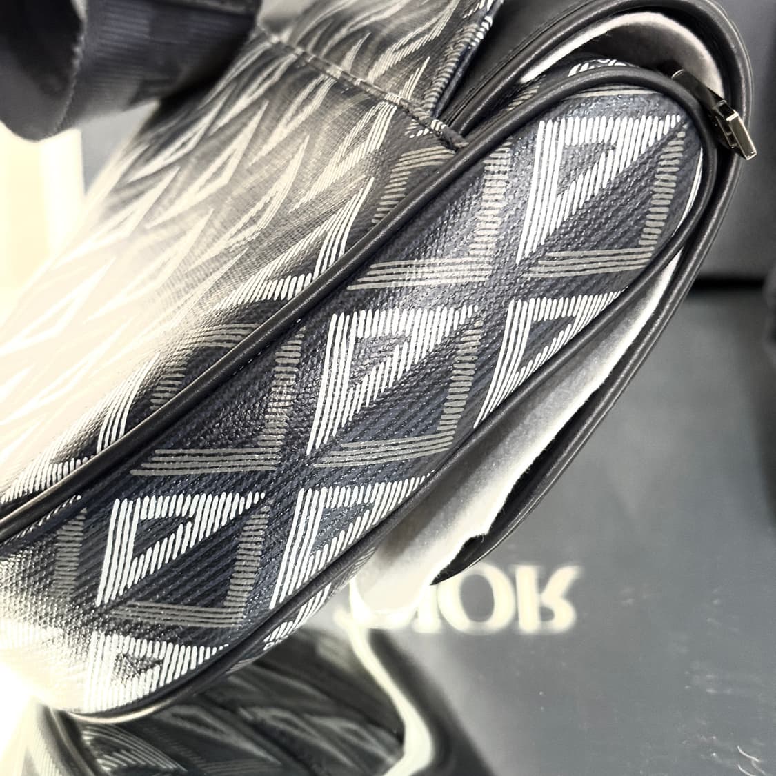 [새상품] 디올 다이아몬드 새들백 미디움 상품이미지8