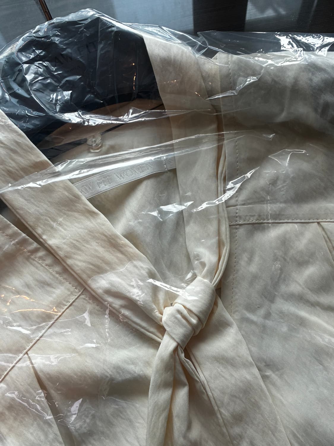 (S) 드로우핏 우먼 턱 브이넥 타이 블라우스 [CREAM BEIGE]  상품이미지8