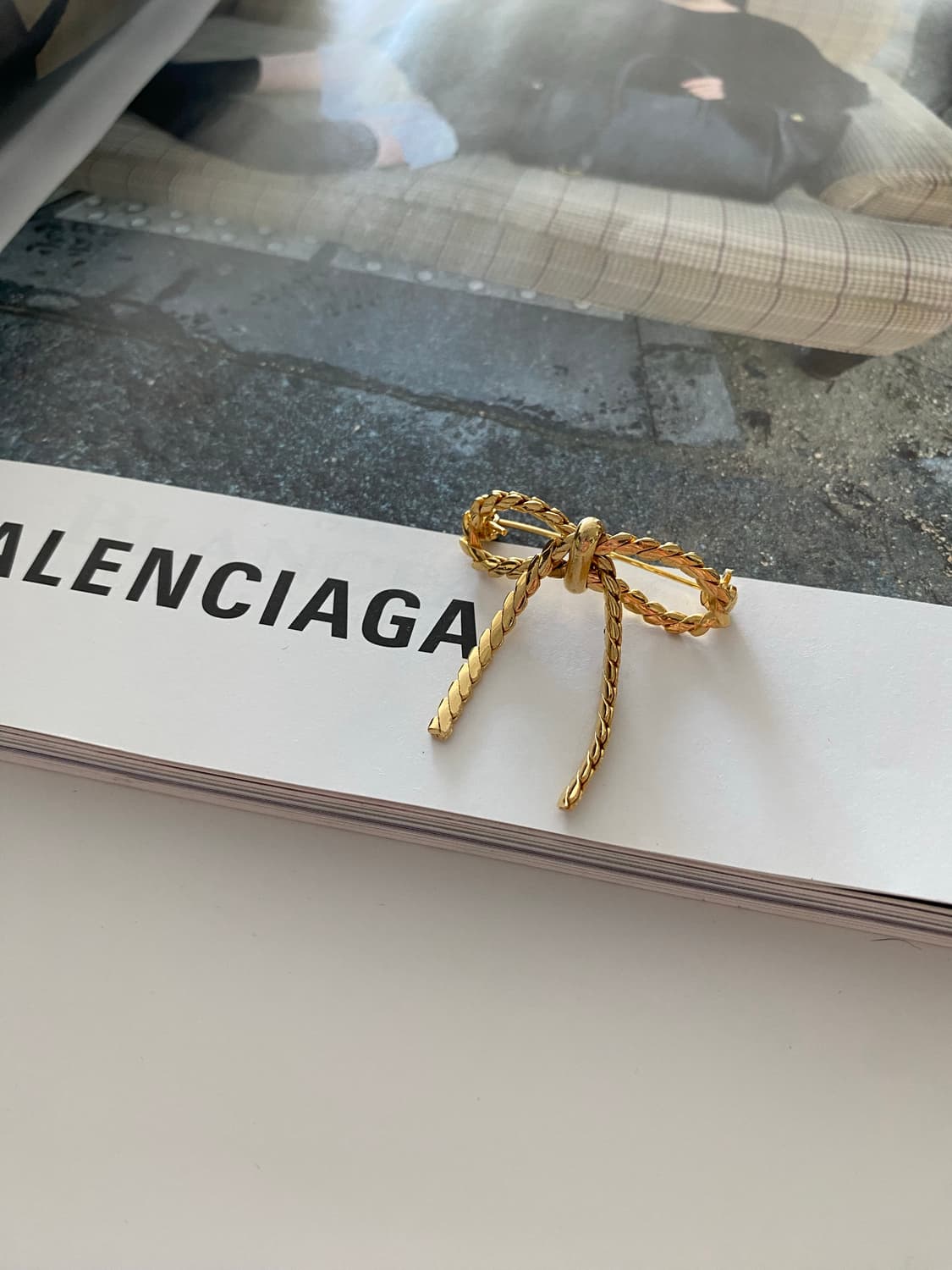 주인장 추천 골드 리본 브로치 상품이미지3