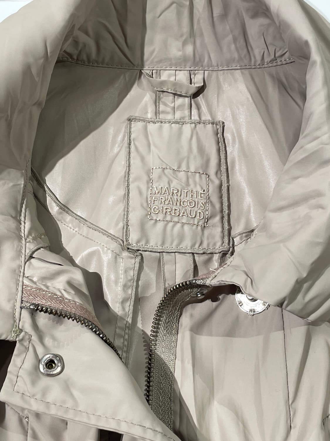 마리떼 프랑소와 저버 베이지 스냅버튼 유틸리티 나일론 코트 상품이미지7