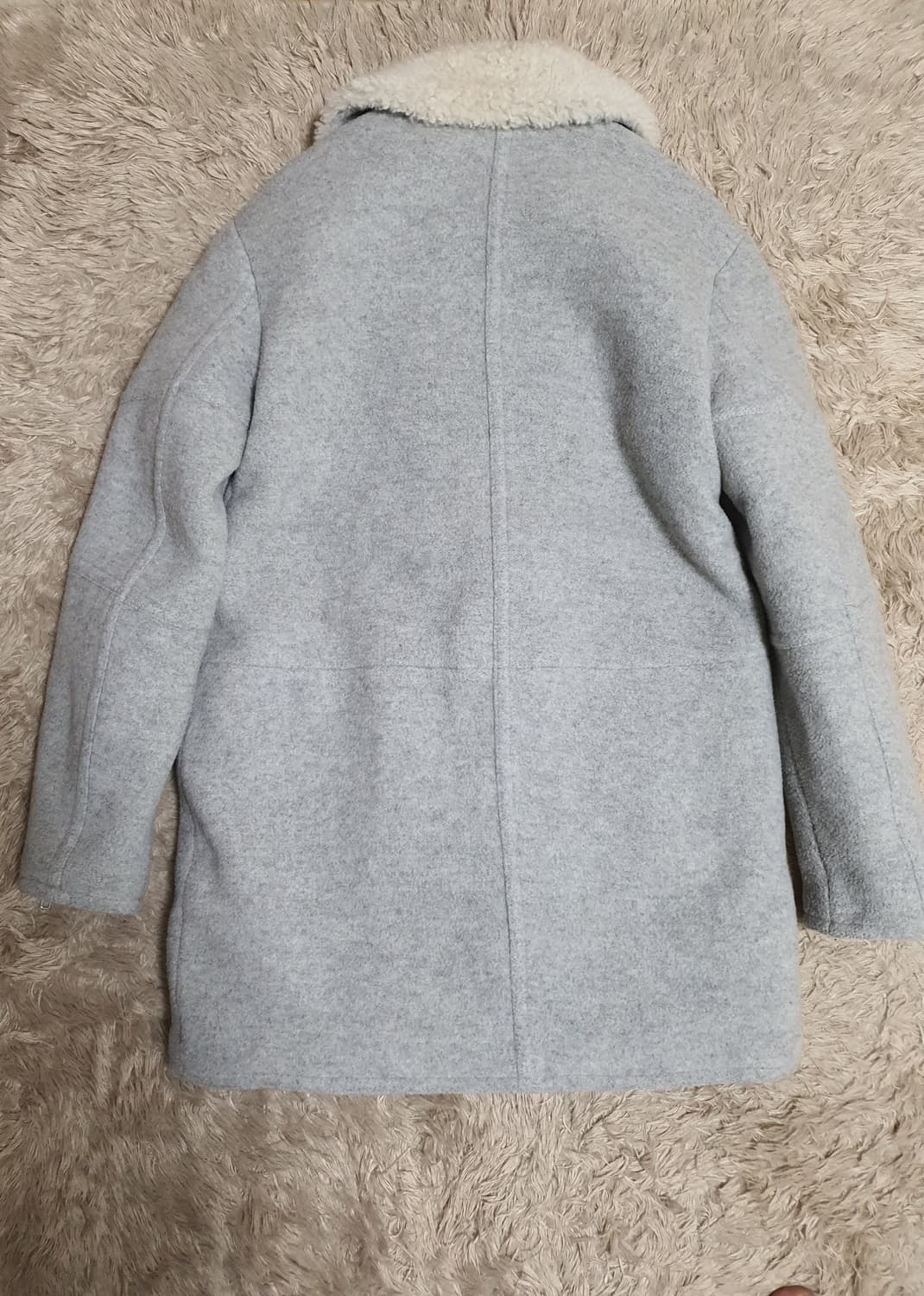 띠어리 겨울 자켓  상태 굿 사이즈 55까지 가능해요. 상품이미지7