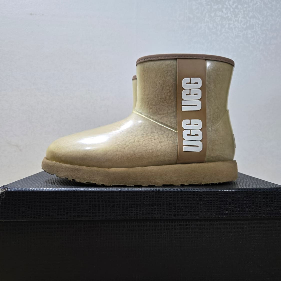240 UGG 미국어그 클리어 미니 베이지 방수어그 상품이미지3