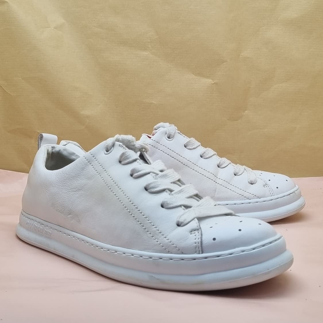 캠퍼 러너 남성운동화 270 상품이미지1