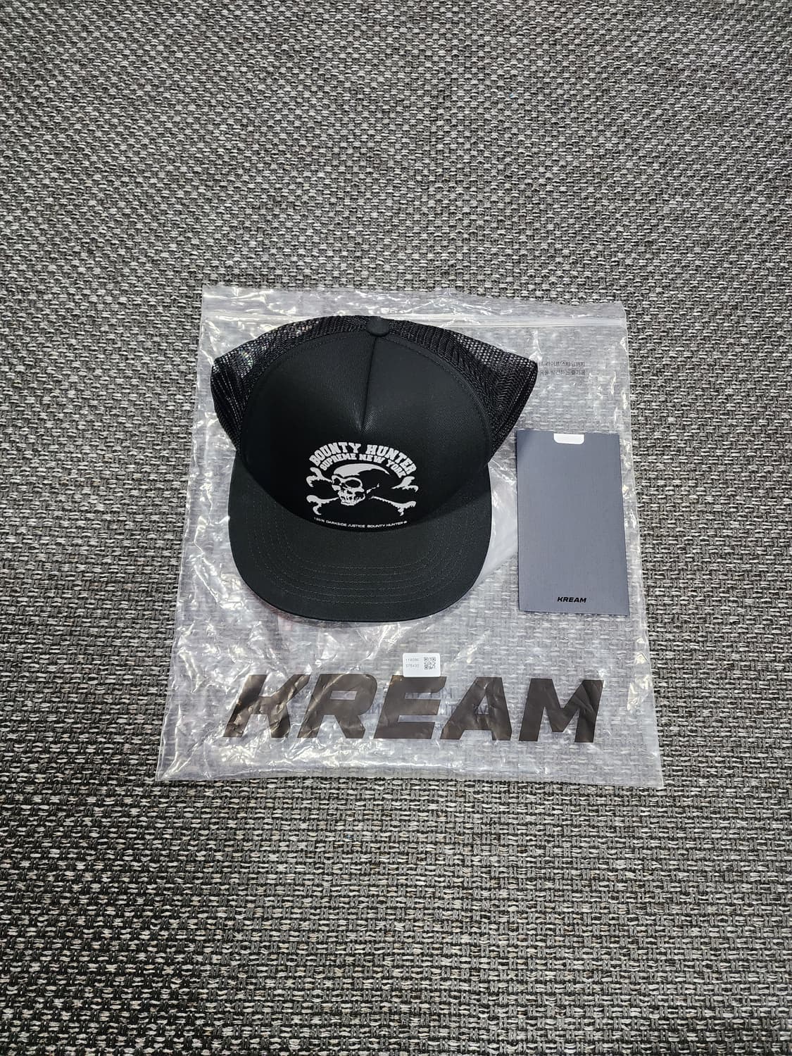 슈프림 X 바운티 헌터 콜라보 블랙 스냅백 모자 상품이미지1