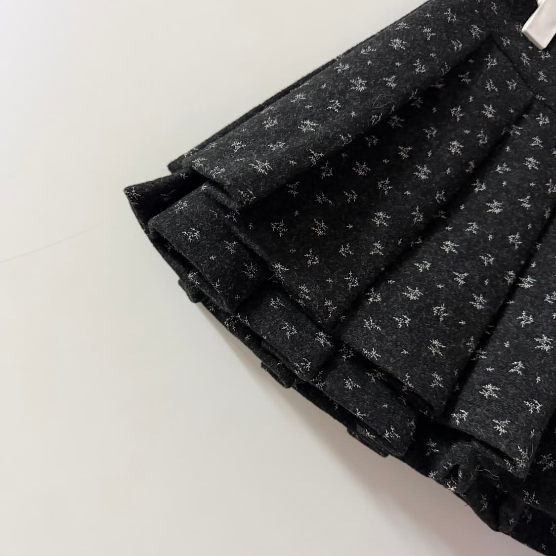 새상품 여자 모직 플리츠 플라워 미니스커트 상품이미지2